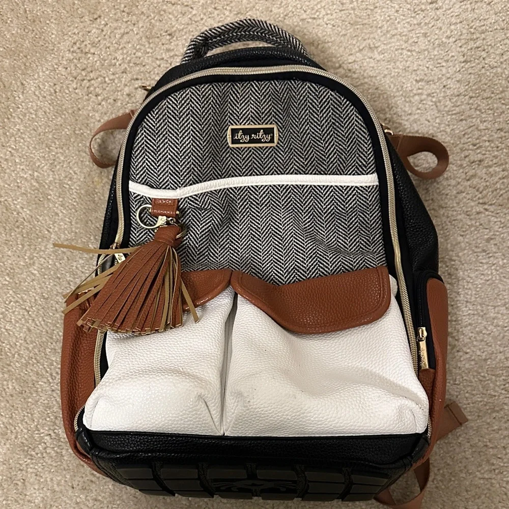 Itzy Ritzy Boss backpack coffee & Cream - Picture 1 of 10
